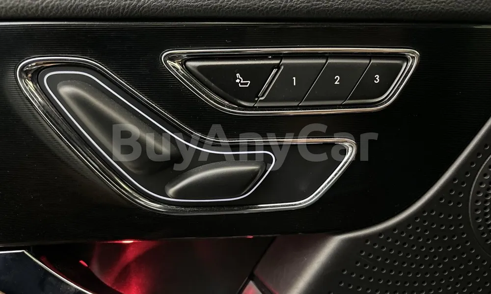 Vehicle photo 12