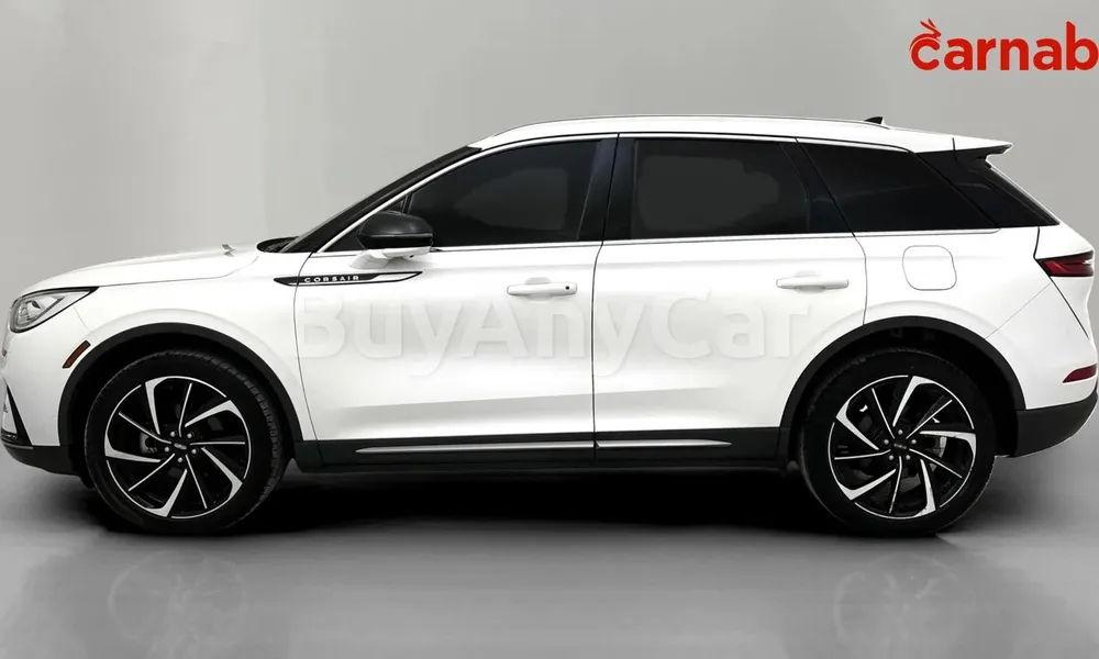 Vehicle photo 4
