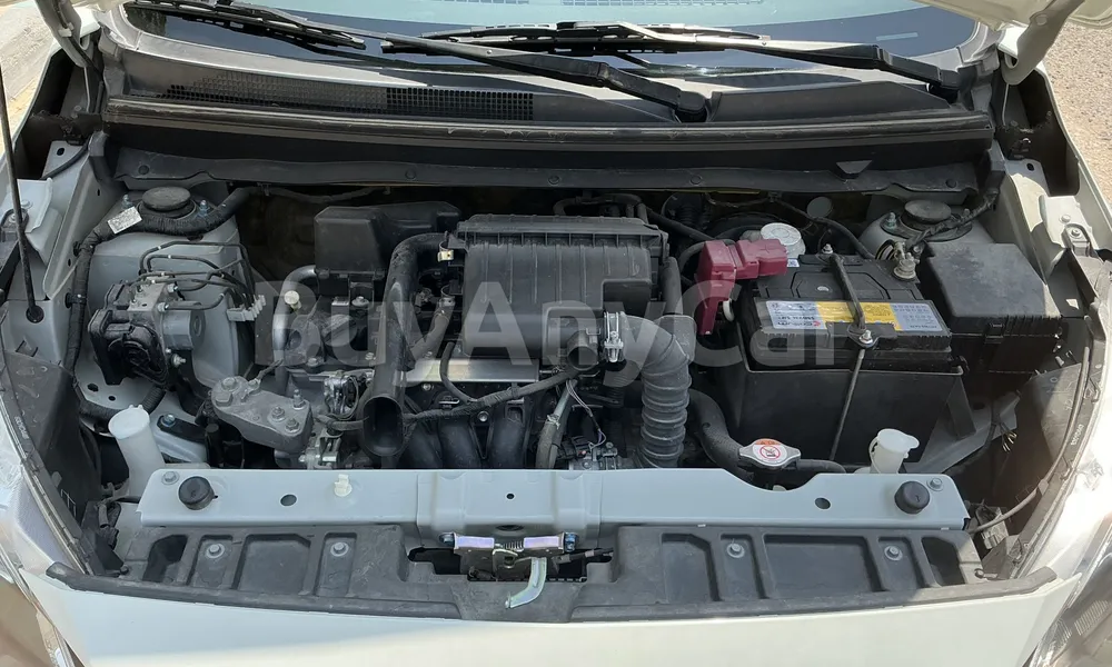 Vehicle photo 6