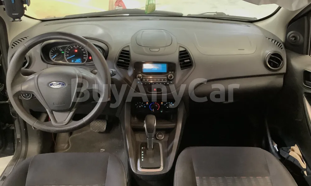 Vehicle photo 9
