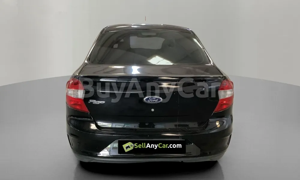 Vehicle photo 2