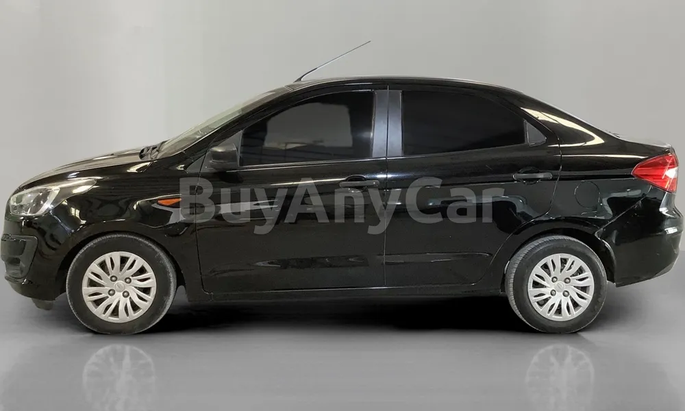 Vehicle photo 4