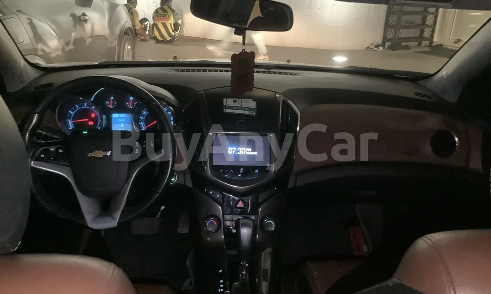 Vehicle photo 8
