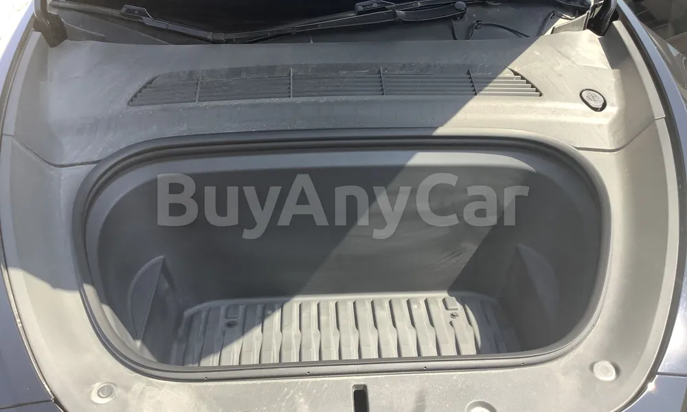 Vehicle photo 6