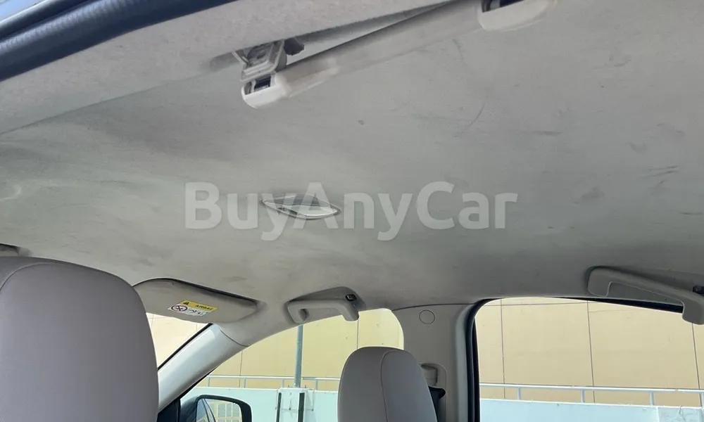Vehicle photo 9