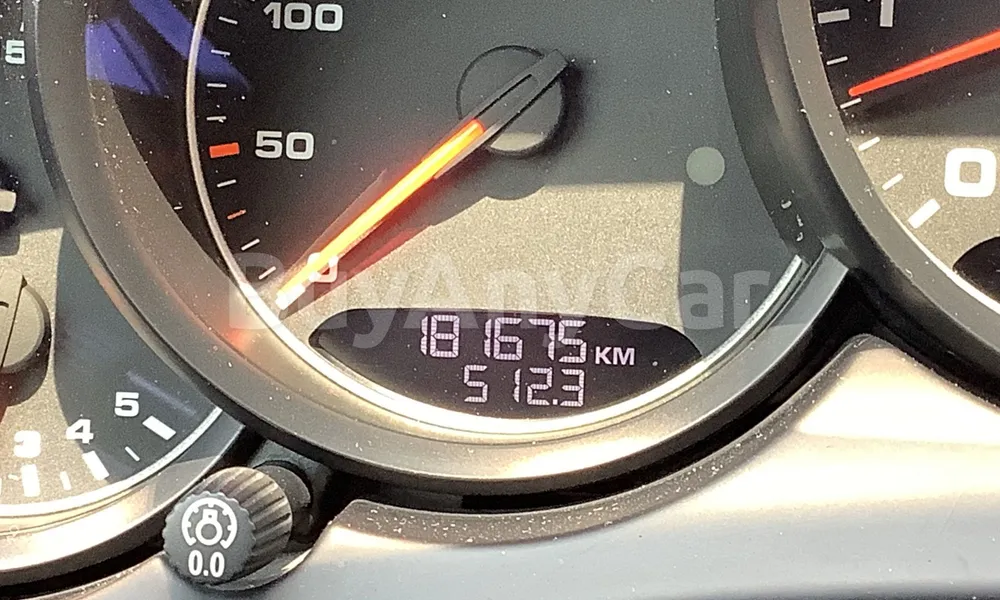 Vehicle photo 8