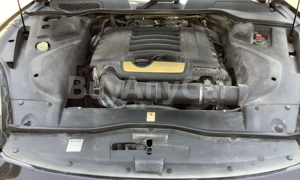 Vehicle photo 6