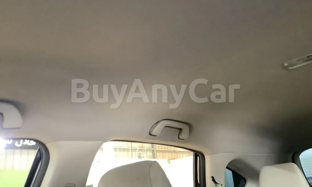 Vehicle photo 9