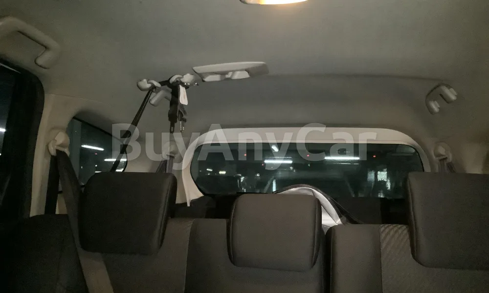 Vehicle photo 9