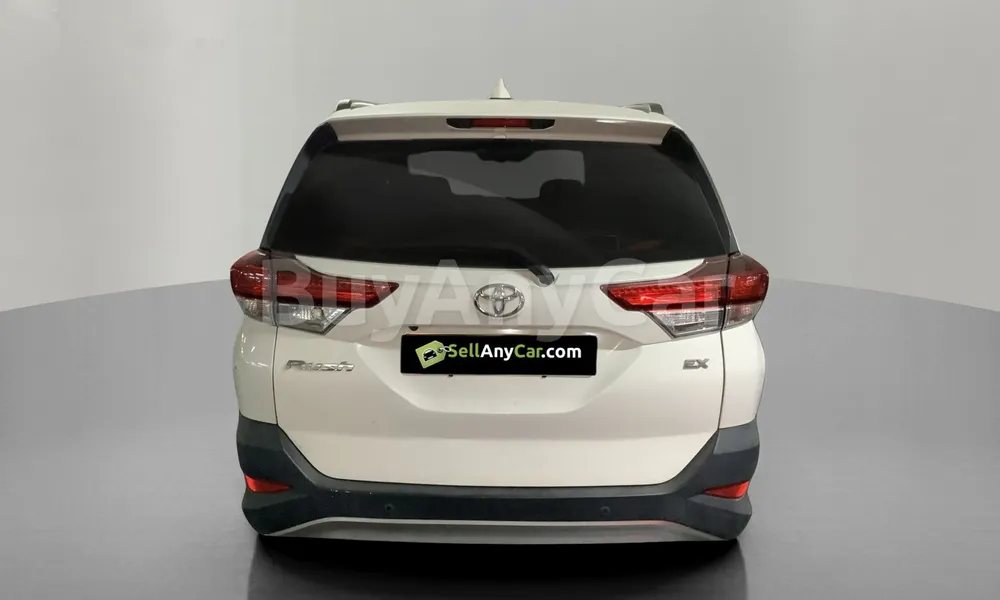 Vehicle photo 2