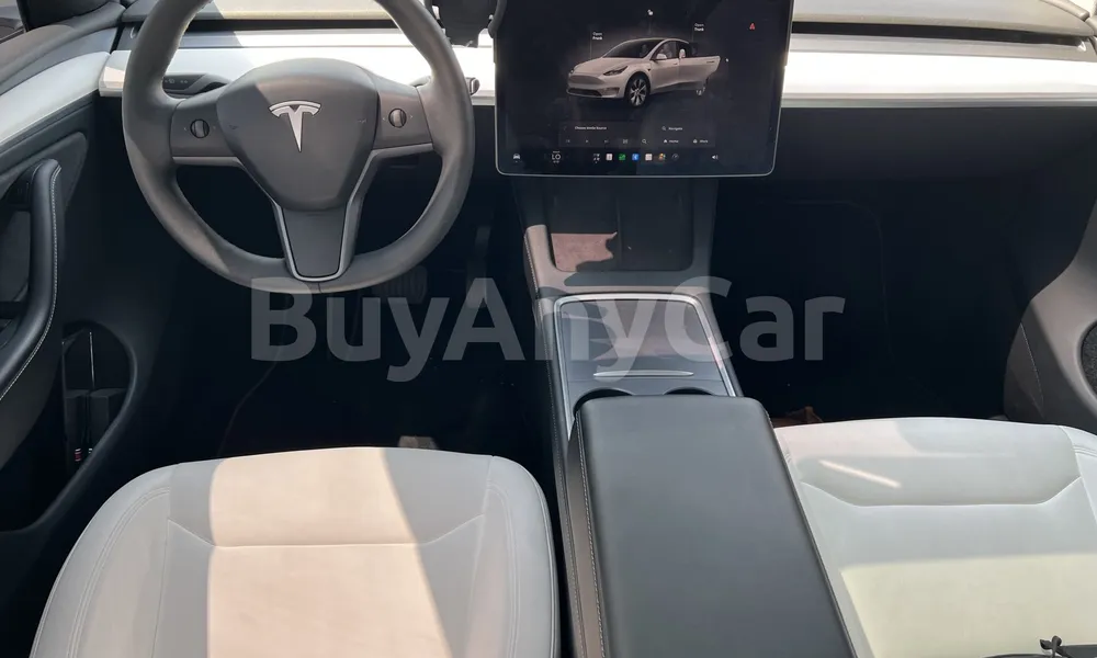 Vehicle photo 6