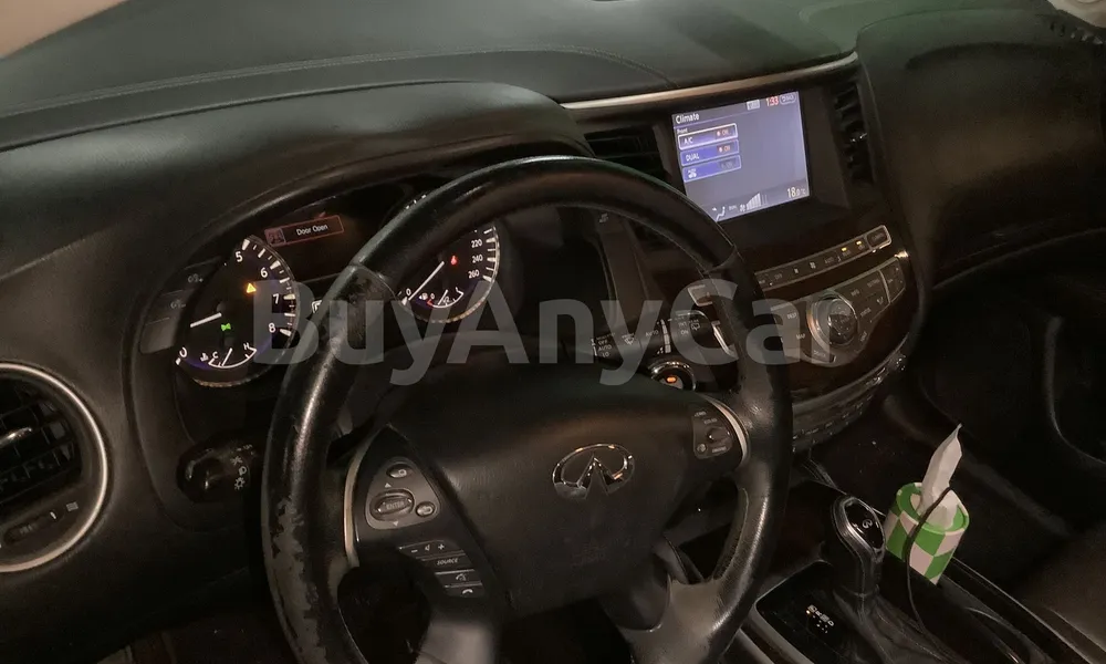 Vehicle photo 8