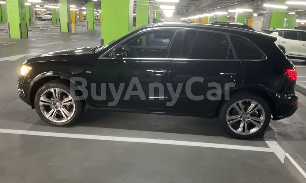 Vehicle photo 4