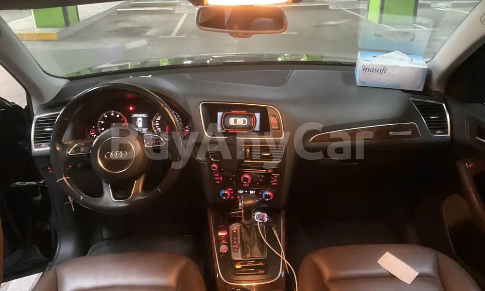 Vehicle photo 9