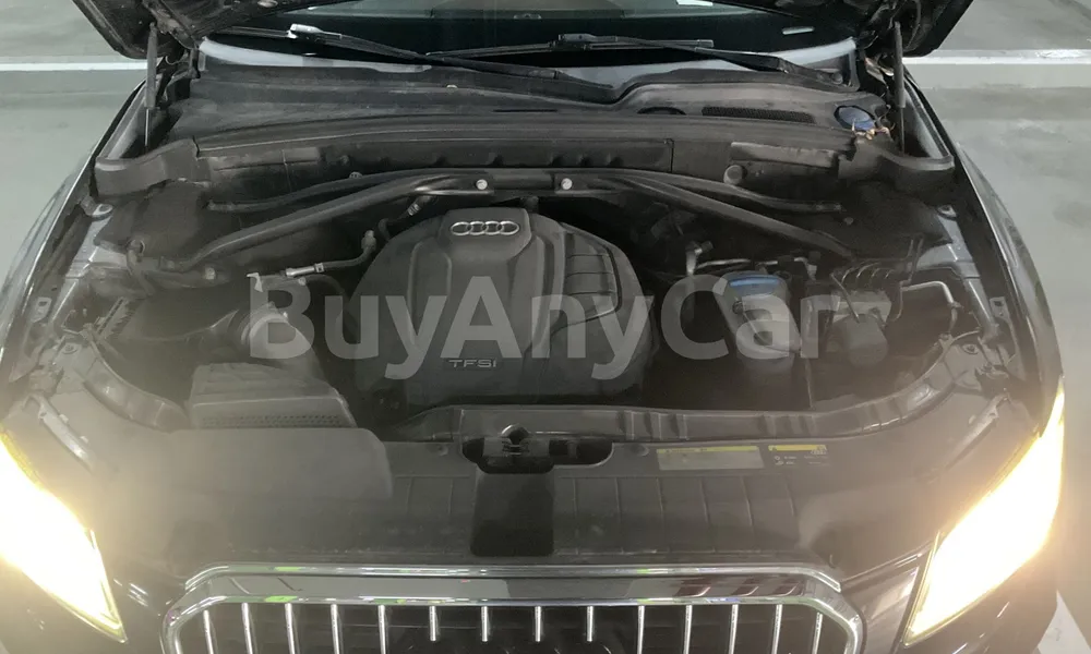 Vehicle photo 6