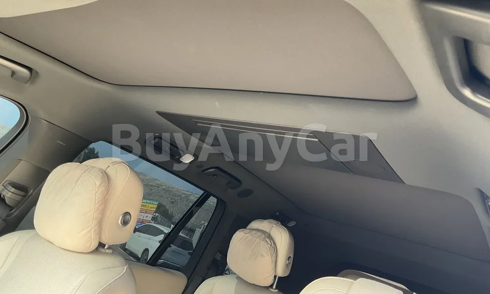 Vehicle photo 9