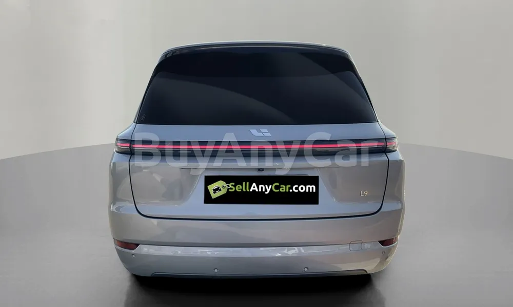 Vehicle photo 2