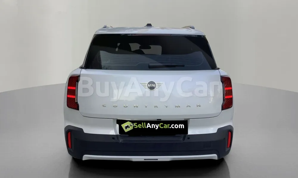 Vehicle photo 2