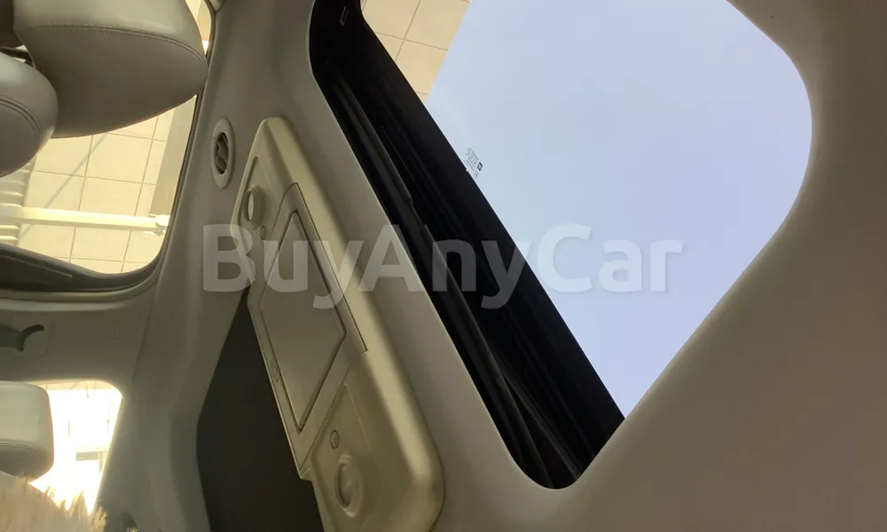 Vehicle photo 7