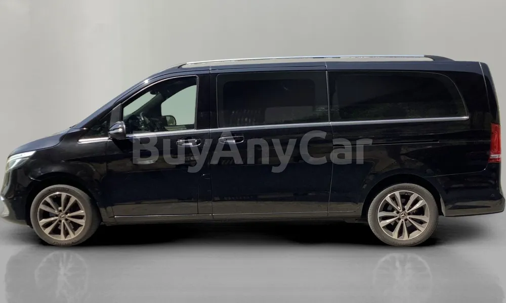 Vehicle photo 4