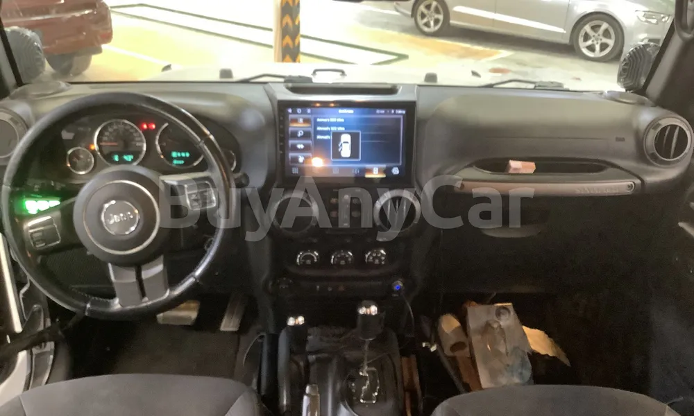 Vehicle photo 10