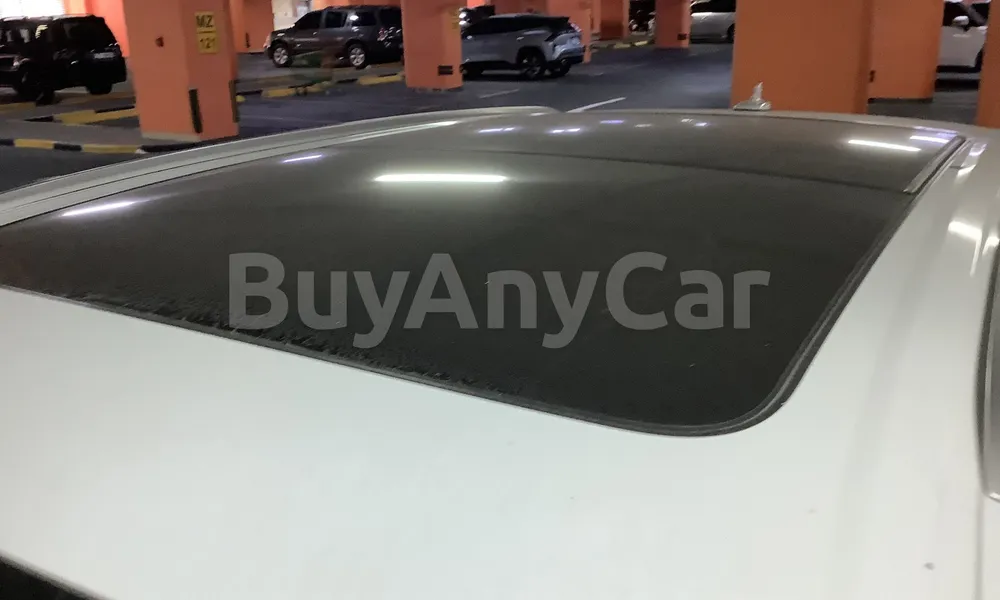 Vehicle photo 5