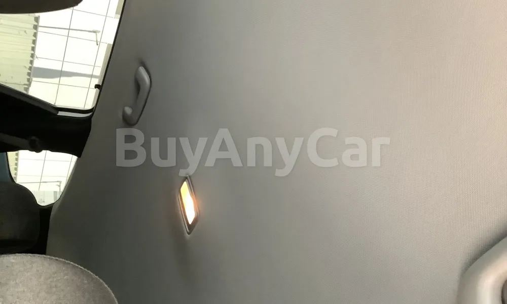 Vehicle photo 9
