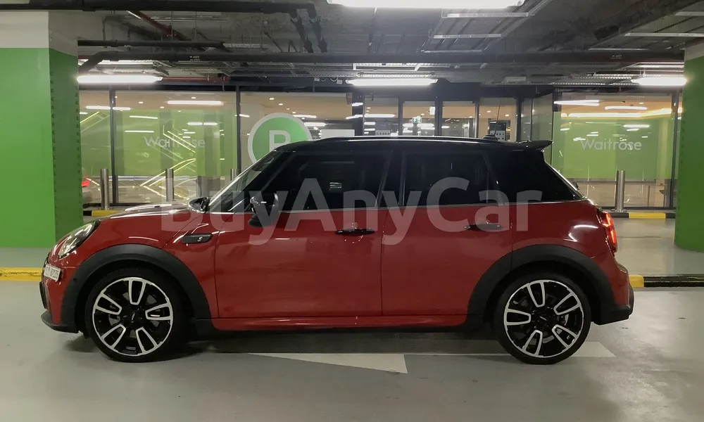 Vehicle photo 4