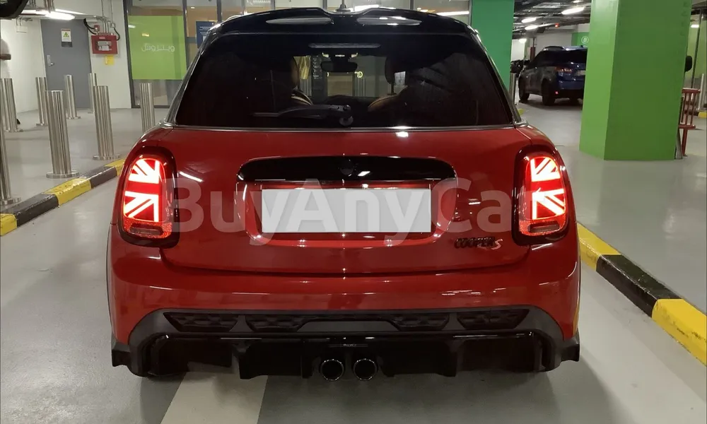 Vehicle photo 2