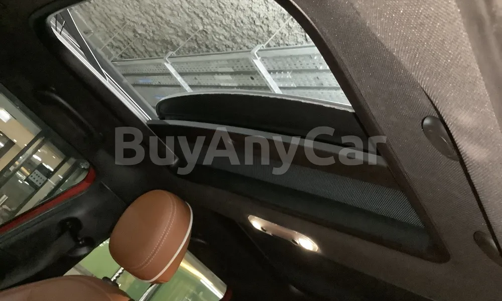 Vehicle photo 9