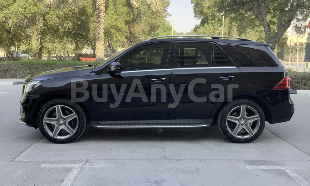 Vehicle photo 4