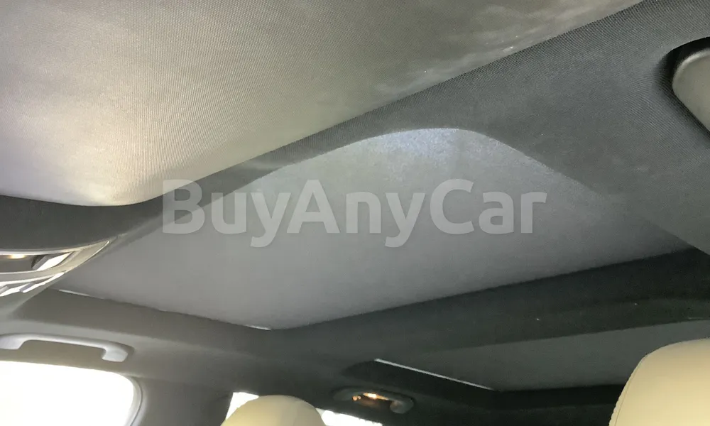 Vehicle photo 9