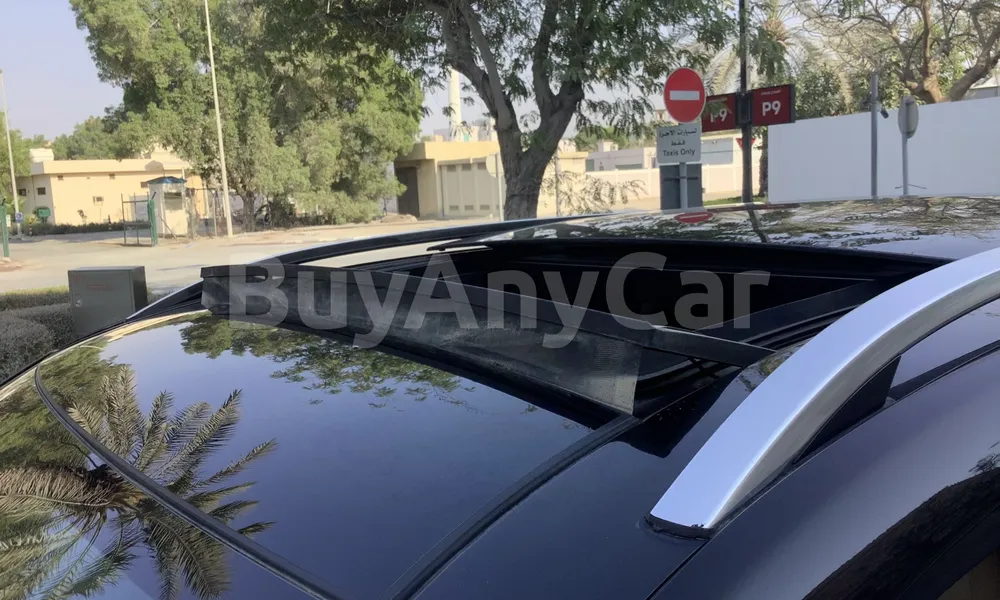 Vehicle photo 6