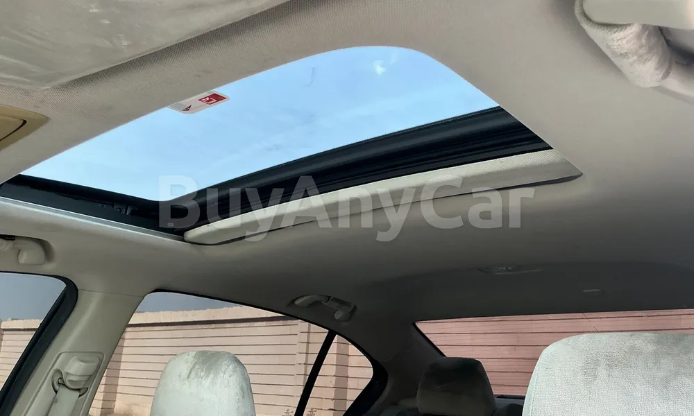Vehicle photo 9