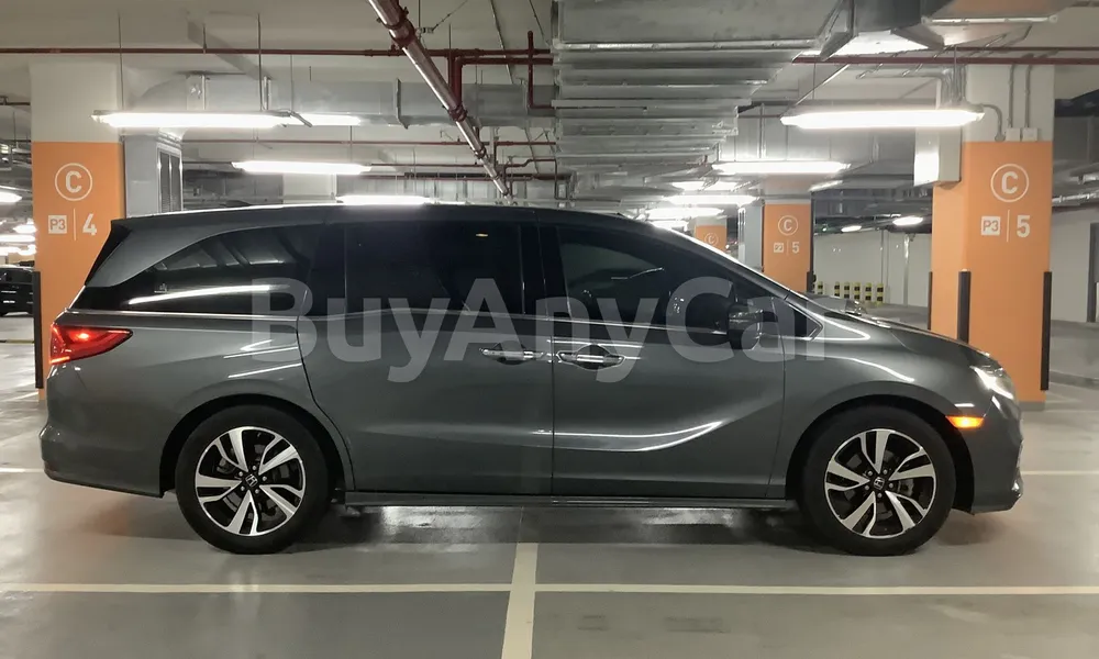 Vehicle photo 3