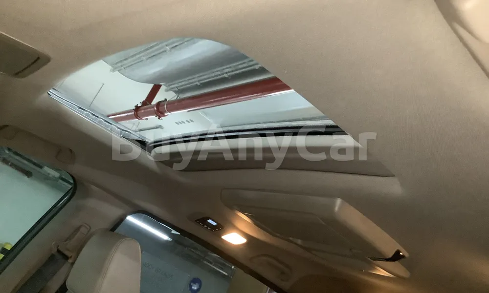 Vehicle photo 9