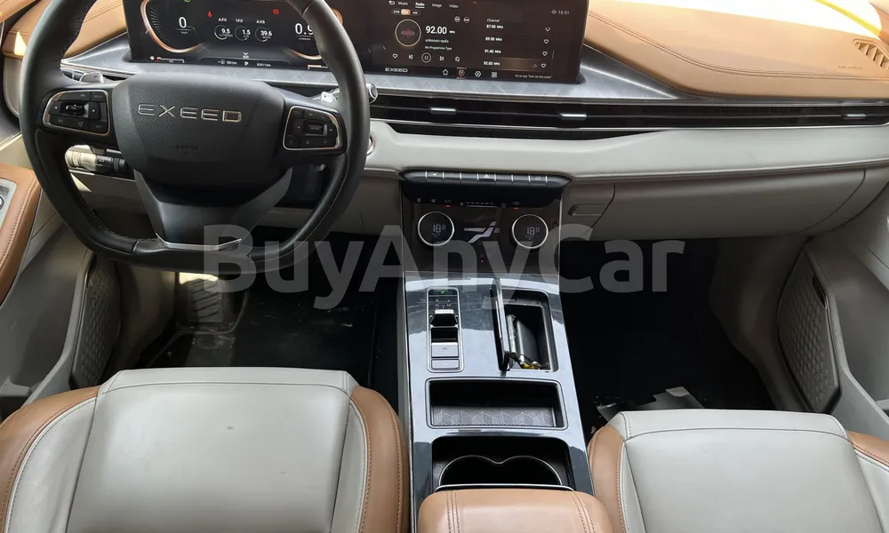 Vehicle photo 6