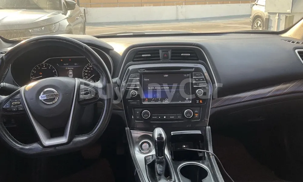 Vehicle photo 8