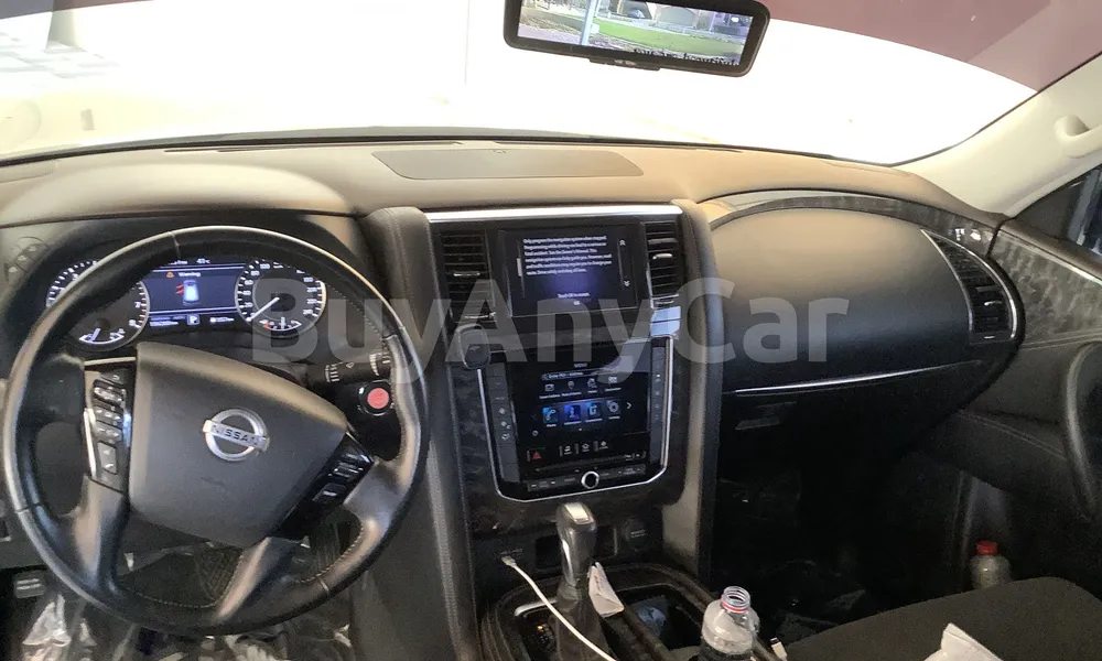 Vehicle photo 8