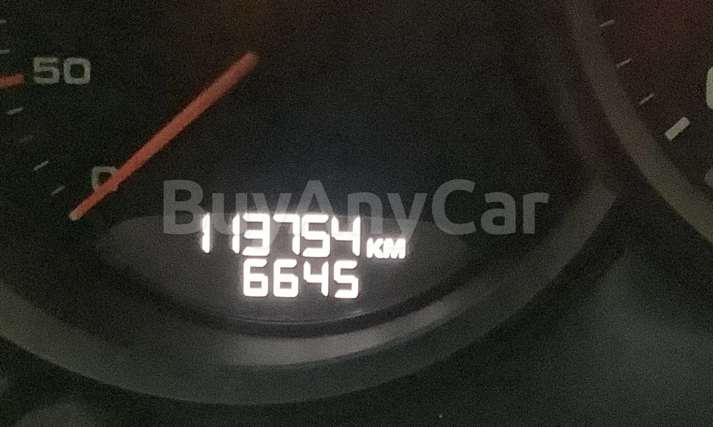 Vehicle photo 7