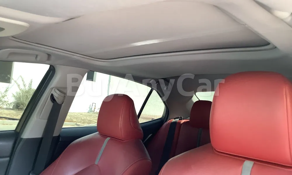 Vehicle photo 8