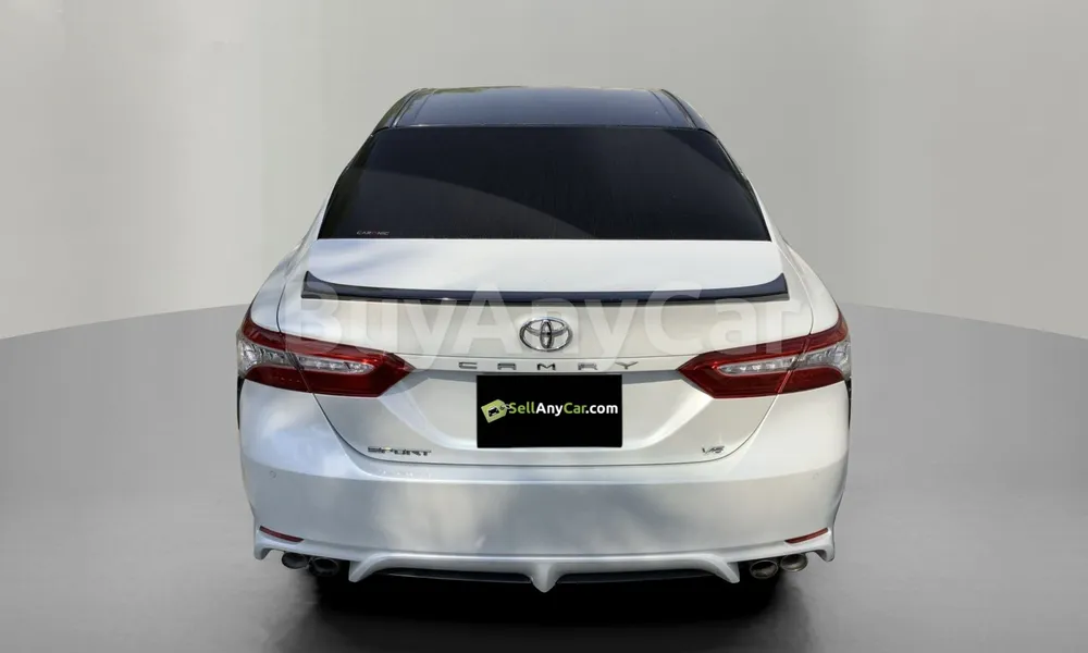 Vehicle photo 2