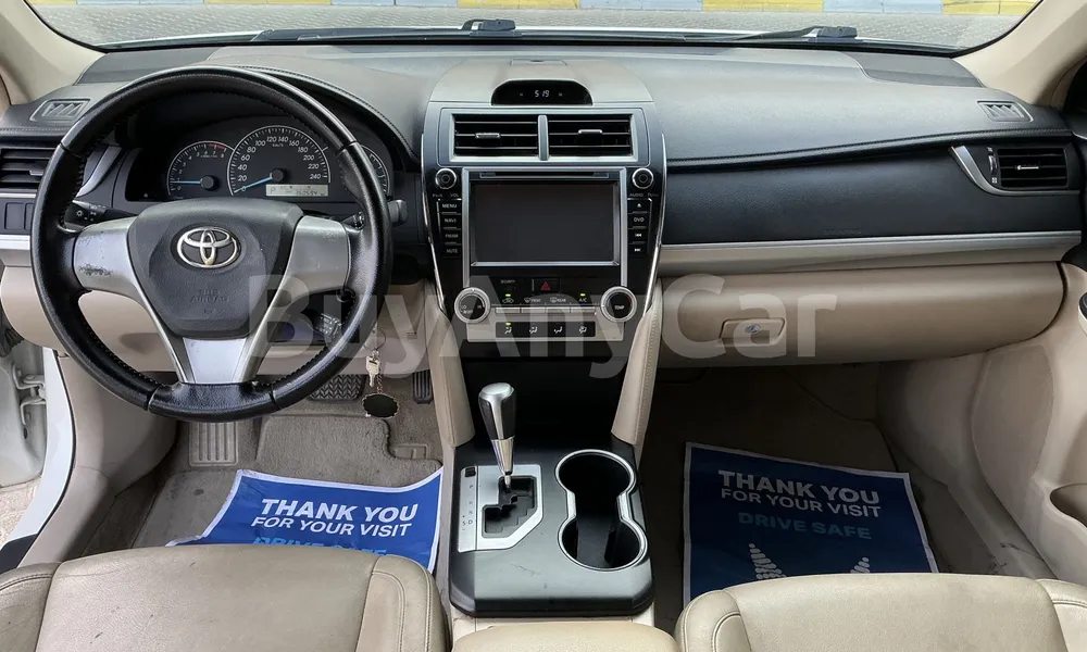 Vehicle photo 9