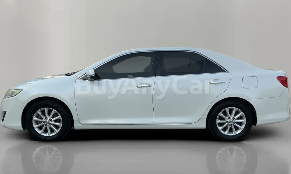 Vehicle photo 4