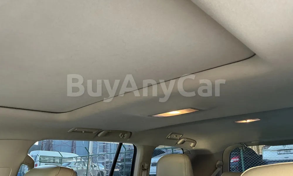 Vehicle photo 9