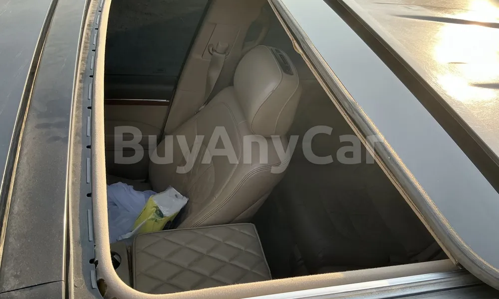 Vehicle photo 5