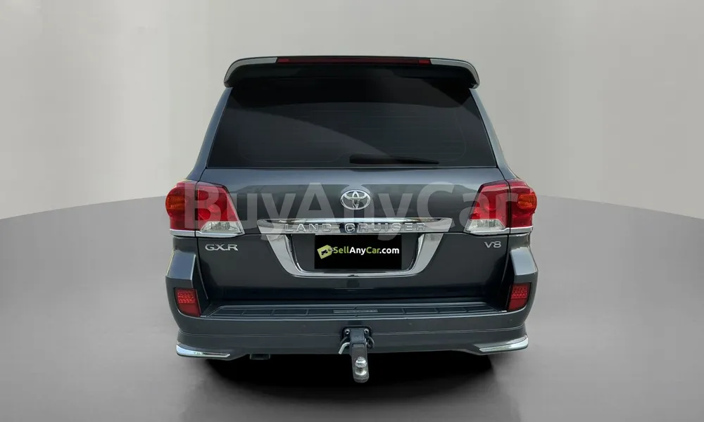 Vehicle photo 2