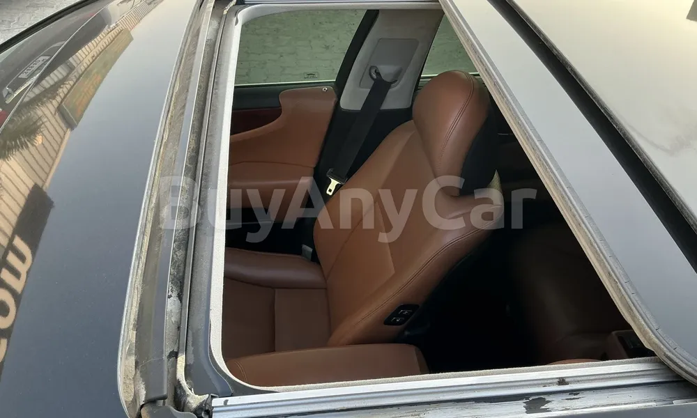 Vehicle photo 5