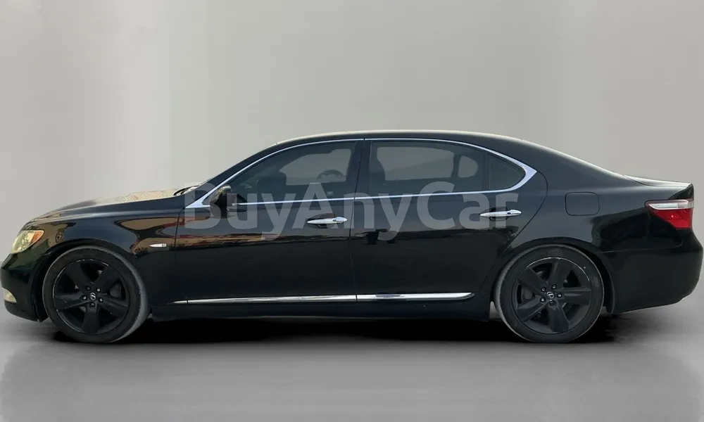 Vehicle photo 4