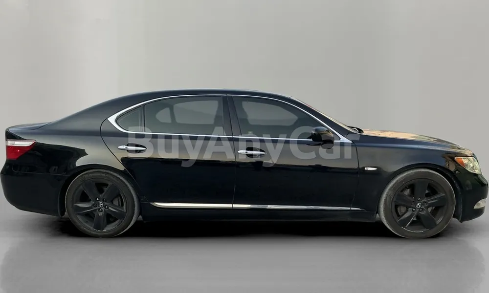 Vehicle photo 3